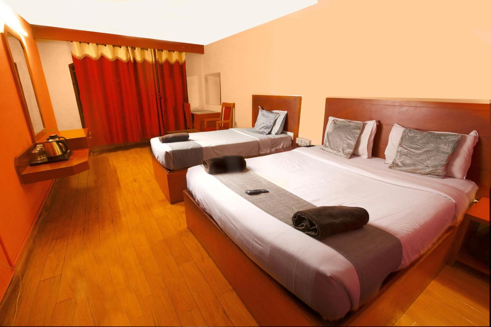 Devi Enterprises - Hotel Khems อูตี ภายนอก รูปภาพ
