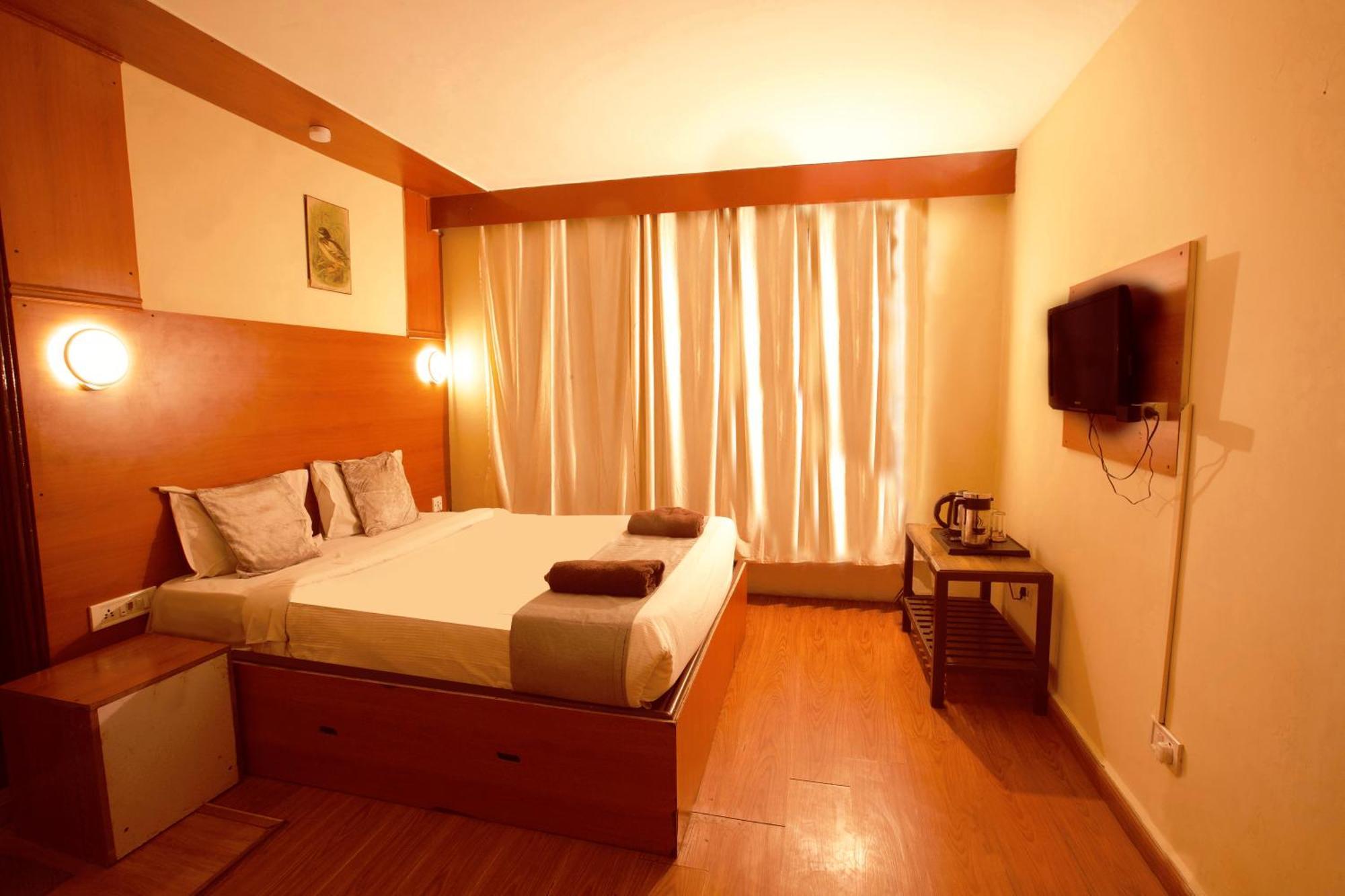 Devi Enterprises - Hotel Khems อูตี ภายนอก รูปภาพ