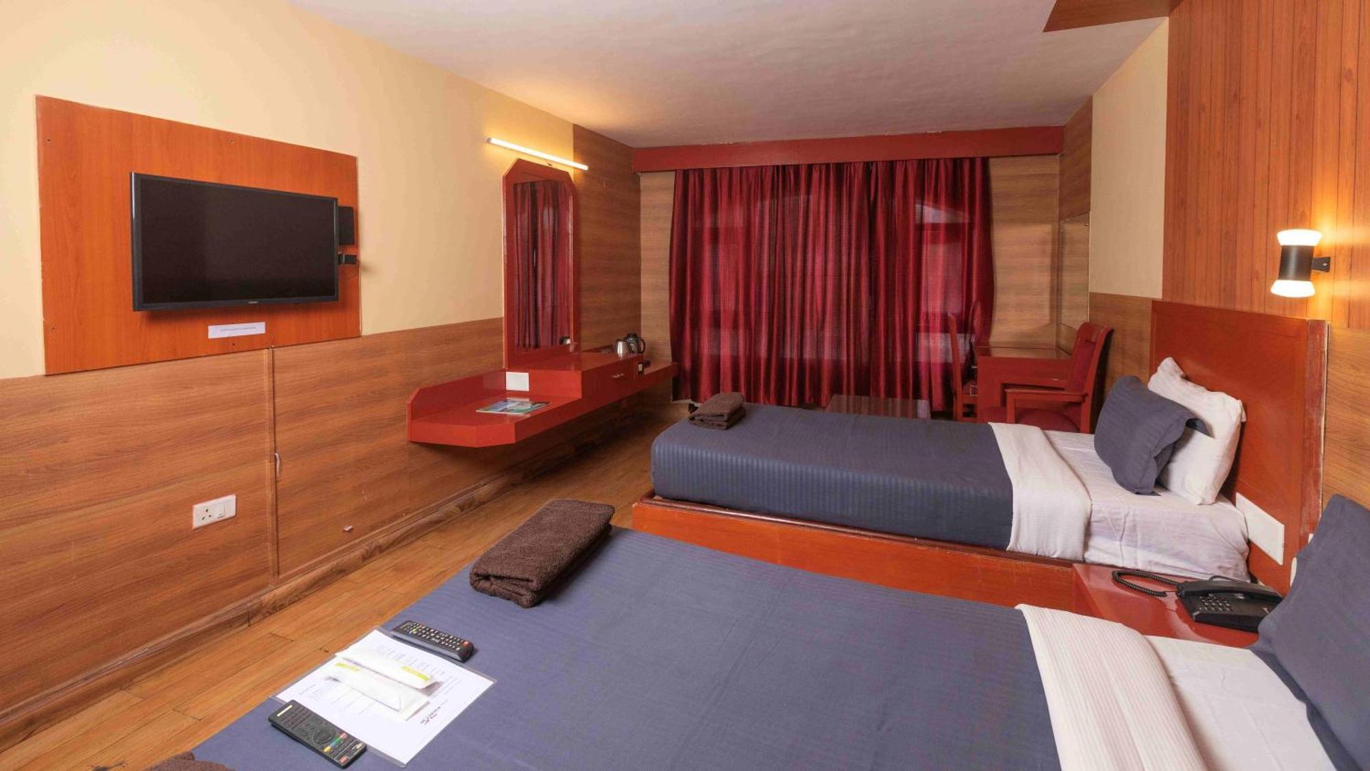 Devi Enterprises - Hotel Khems อูตี ภายนอก รูปภาพ