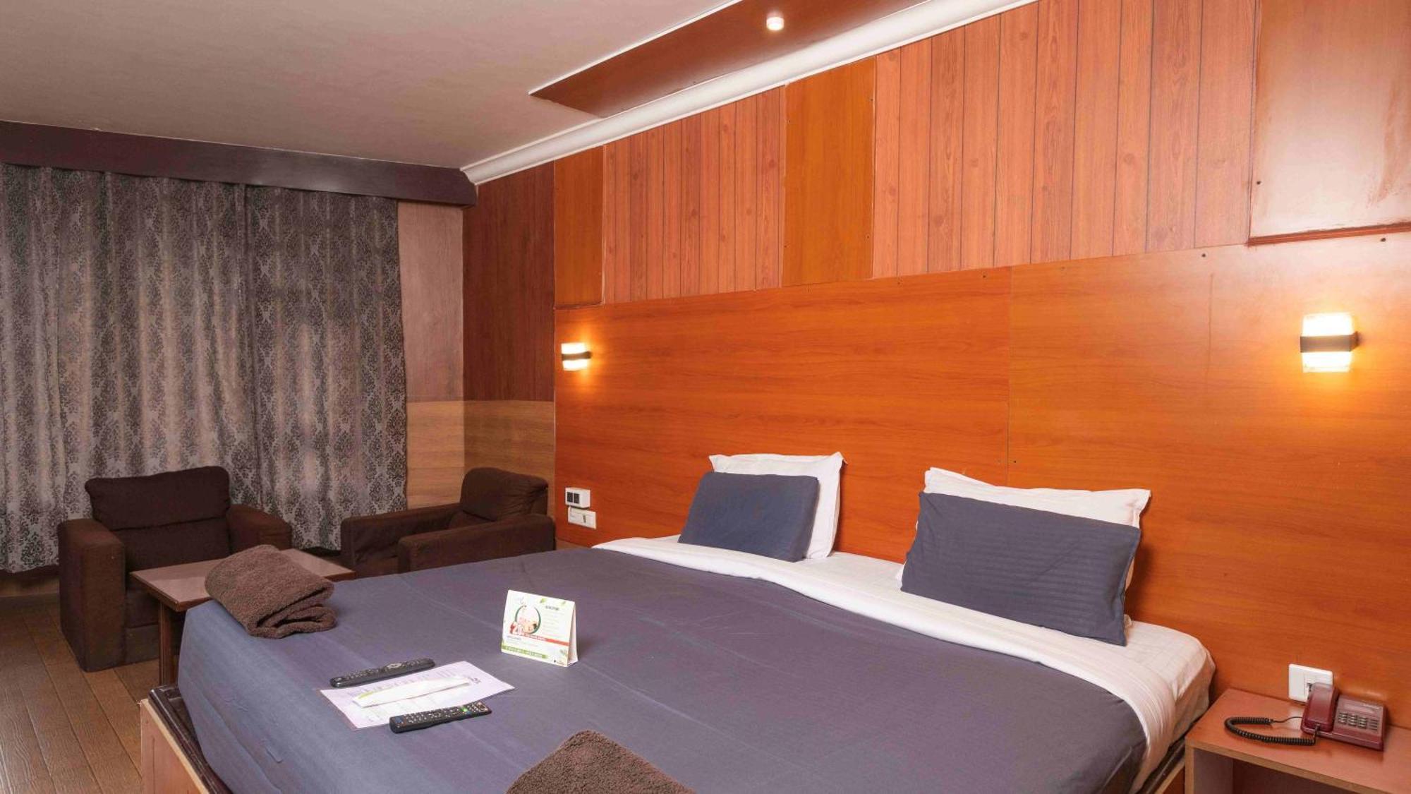 Devi Enterprises - Hotel Khems อูตี ภายนอก รูปภาพ