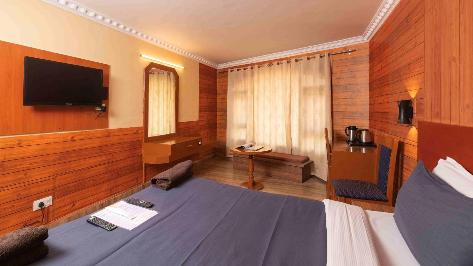 Devi Enterprises - Hotel Khems อูตี ภายนอก รูปภาพ