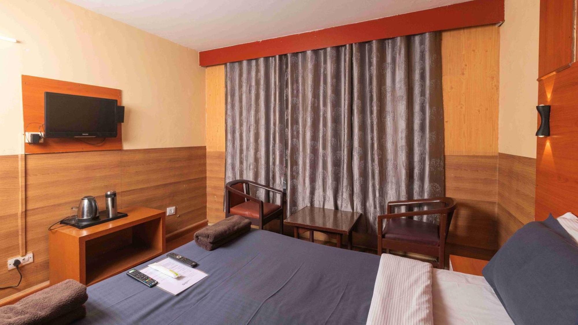 Devi Enterprises - Hotel Khems อูตี ภายนอก รูปภาพ