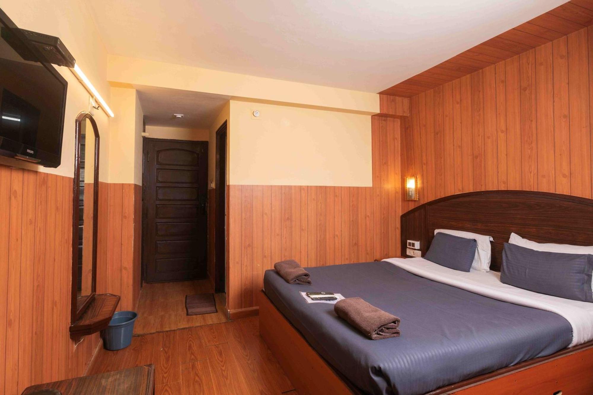Devi Enterprises - Hotel Khems อูตี ภายนอก รูปภาพ