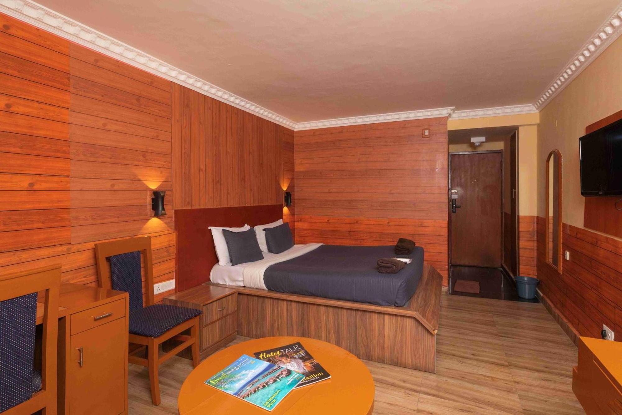Devi Enterprises - Hotel Khems อูตี ภายนอก รูปภาพ