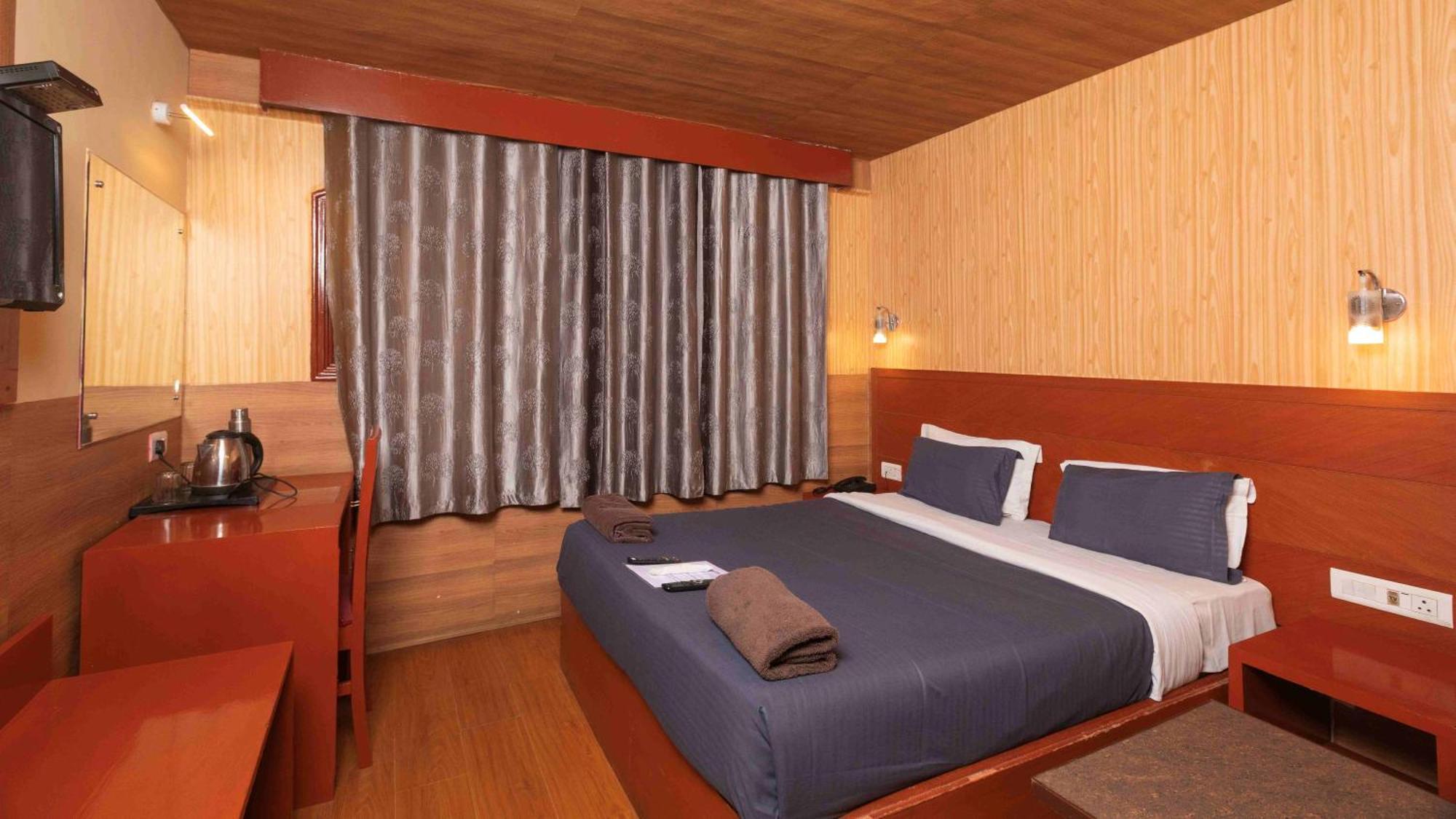 Devi Enterprises - Hotel Khems อูตี ภายนอก รูปภาพ